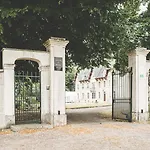 Chateau Du Mesnil Soleil , Domaine De Charme Et D'hotes Casa vacanze Damblainville
