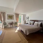 Dom wakacyjny Chateau Du Mesnil Soleil , Domaine De Charme Et D'hotes *