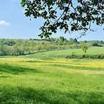 Chateau Du Mesnil Soleil , Domaine De Charme Et D'hotes Damblainville