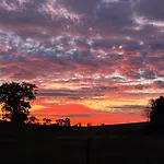 Chateau Du Mesnil Soleil , Domaine De Charme Et D'hotes Damblainville