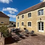 Chateau Du Mesnil Soleil , Domaine De Charme Et D'hotes * Damblainville