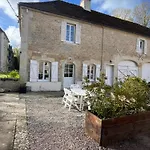 Chateau Du Mesnil Soleil , Domaine De Charme Et D'hotes بيت للعطل