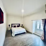 Chateau Du Mesnil Soleil , Domaine De Charme Et D'hotes بيت للعطل *