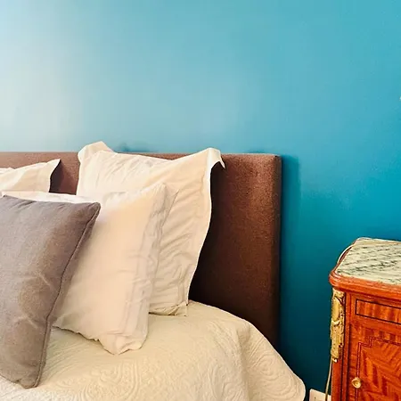 Chateau Du Mesnil Soleil , Domaine De Charme Et Chambres D'Hotes