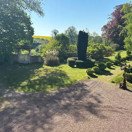 Chateau Du Mesnil Soleil , Domaine De Charme Et D'hotes Ferienhaus