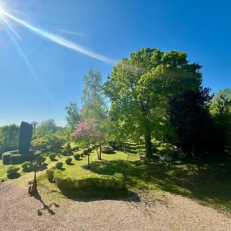 Chateau Du Mesnil Soleil , Domaine De Charme Et Chambres D'Hotes Holiday home Damblainville