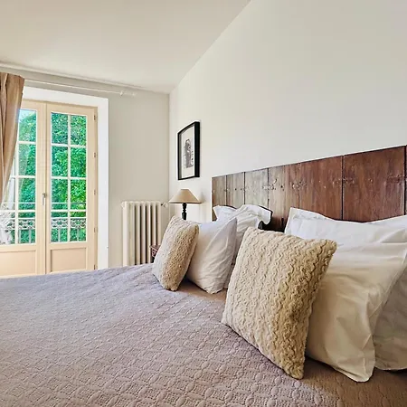 Chateau Du Mesnil Soleil , Domaine De Charme Et Chambres D'Hotes Feriehus