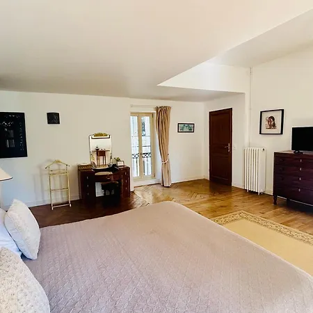 Prázdninový dům Chateau Du Mesnil Soleil , Domaine De Charme Et Chambres D'Hotes