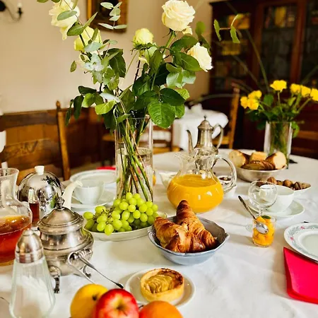 Château du Mesnil Soleil , gites et chambres d'hôtes * Damblainville