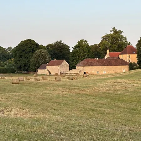 Chateau Du Mesnil Soleil , Domaine De Charme Et D'hotes Ferienhaus