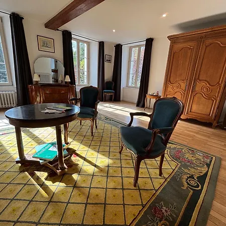 Chateau Du Mesnil Soleil , Domaine De Charme Et D'hotes Damblainville