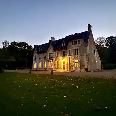 Chateau Du Mesnil Soleil , Domaine De Charme Et D'hotes Ferienhaus *