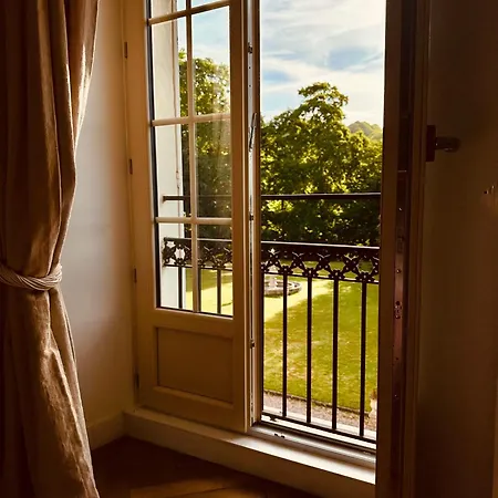 Chateau Du Mesnil Soleil , Domaine De Charme Et Chambres D'Hotes * Damblainville