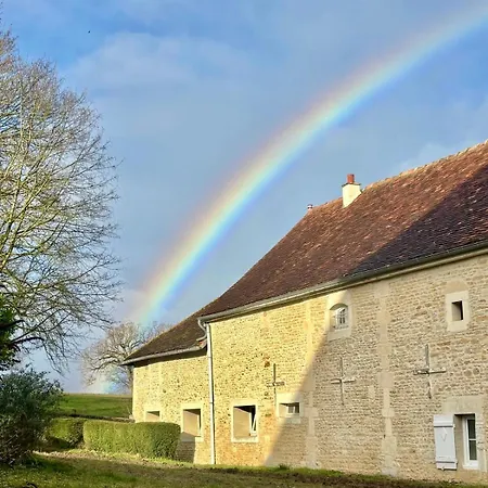 Chateau Du Mesnil Soleil , Domaine De Charme Et D'hotes Damblainville