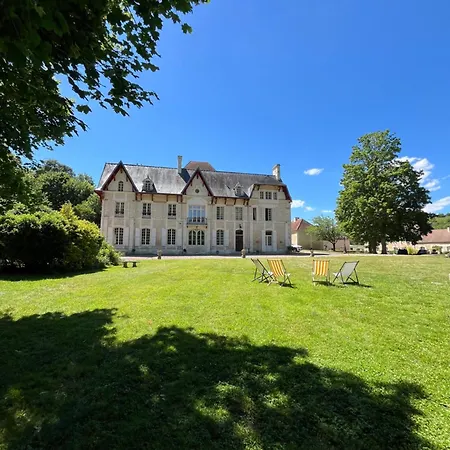 Chateau Du Mesnil Soleil , Domaine De Charme Et D'hotes Casa vacanze Damblainville