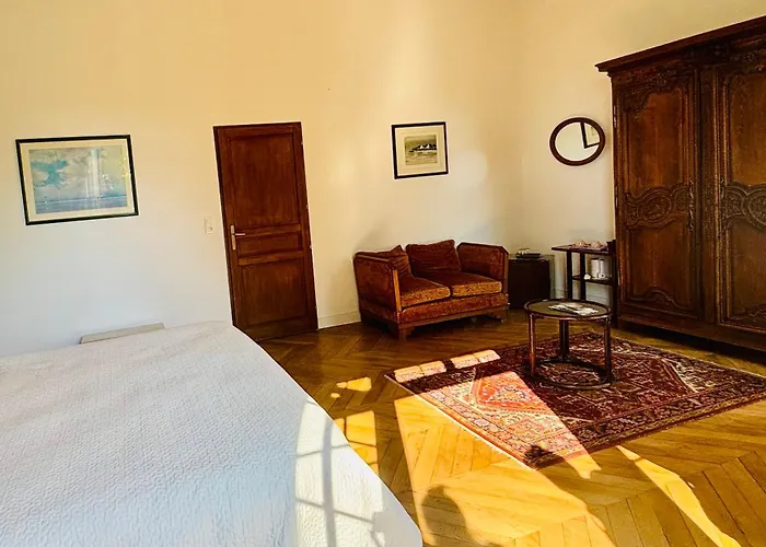 Hébergement de vacances Château Du Mesnil Soleil , Et D'hôtes Damblainville