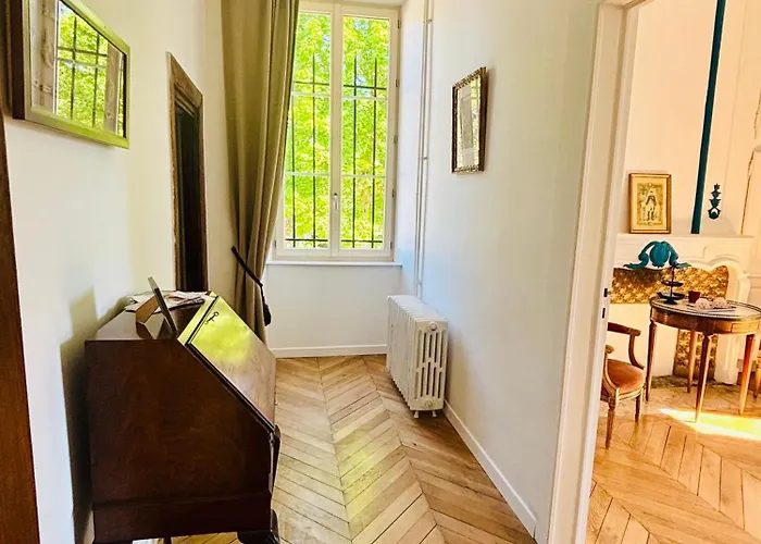 Château Du Mesnil Soleil , Et D'hôtes *