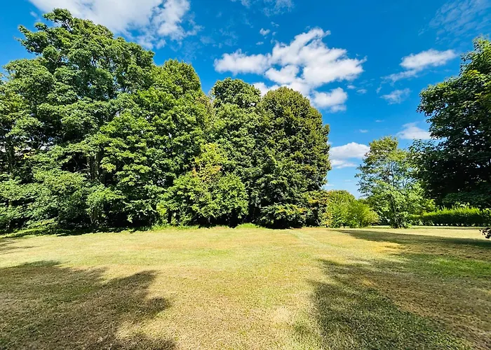 Chateau Du Mesnil Soleil , Domaine De Charme Et D'hotes Ferienhaus *