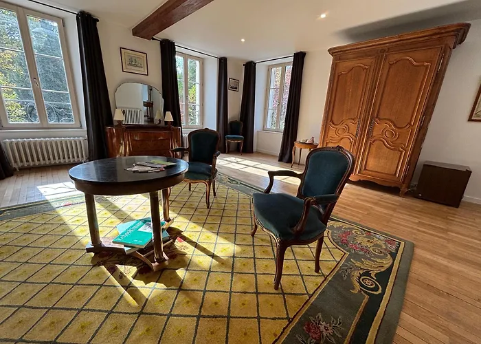 Château Du Mesnil Soleil , Et D'hôtes Damblainville