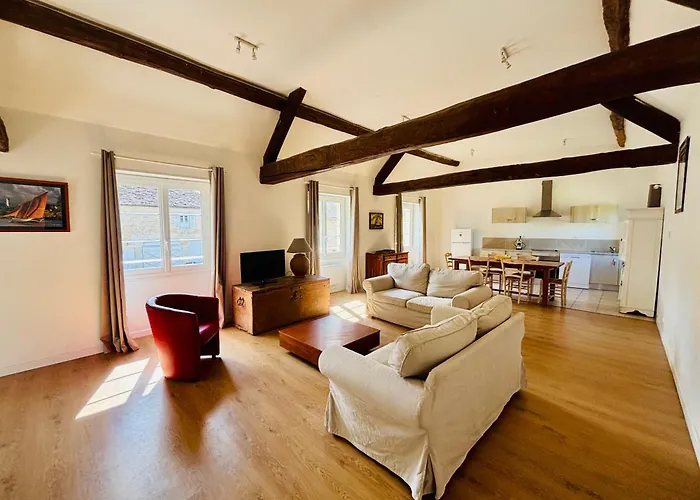 Chateau Du Mesnil Soleil , Domaine De Charme Et D'hotes * Damblainville