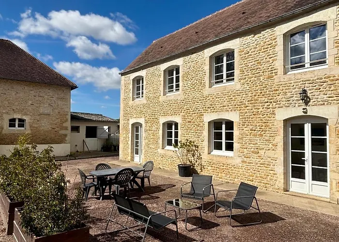 Chateau Du Mesnil Soleil , Domaine De Charme Et D'hotes * Damblainville