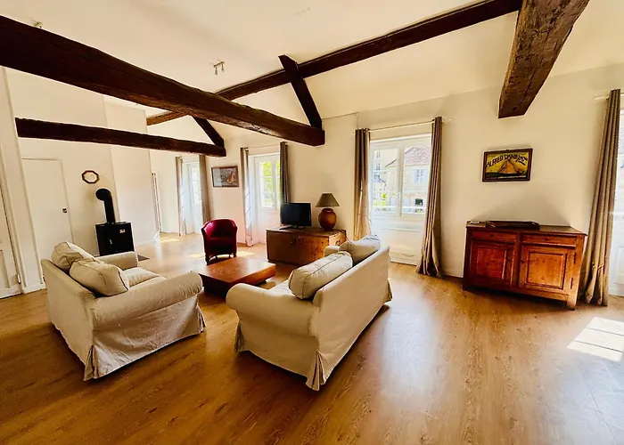 Chateau Du Mesnil Soleil , Domaine De Charme Et D'hotes Damblainville