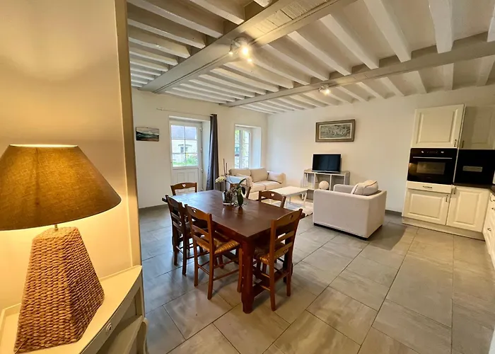 Chateau Du Mesnil Soleil , Domaine De Charme Et D'hotes Ferienhaus *