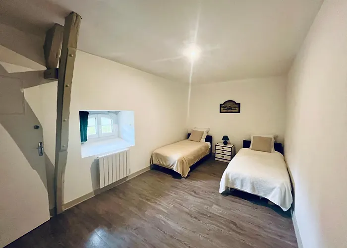 Chateau Du Mesnil Soleil , Domaine De Charme Et D'hotes *